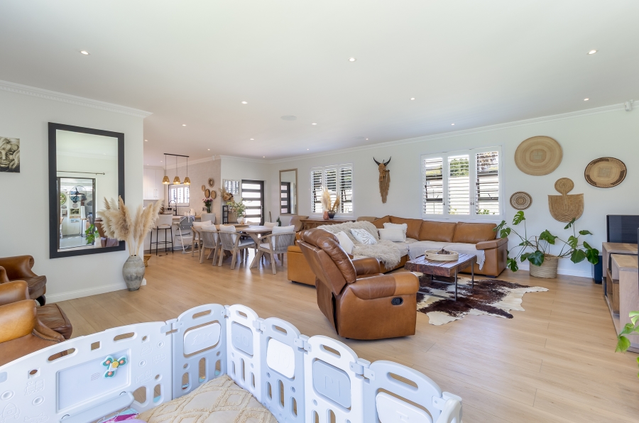 4 Bedroom Property for Sale in Kirstenhof Western Cape